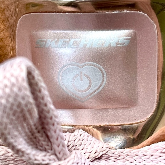 Girls Rosegold metallic sketchers light up shoes - Picture 6 of 8